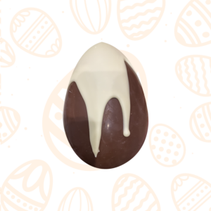 Uovo a latte con colata di cioccolato bianco